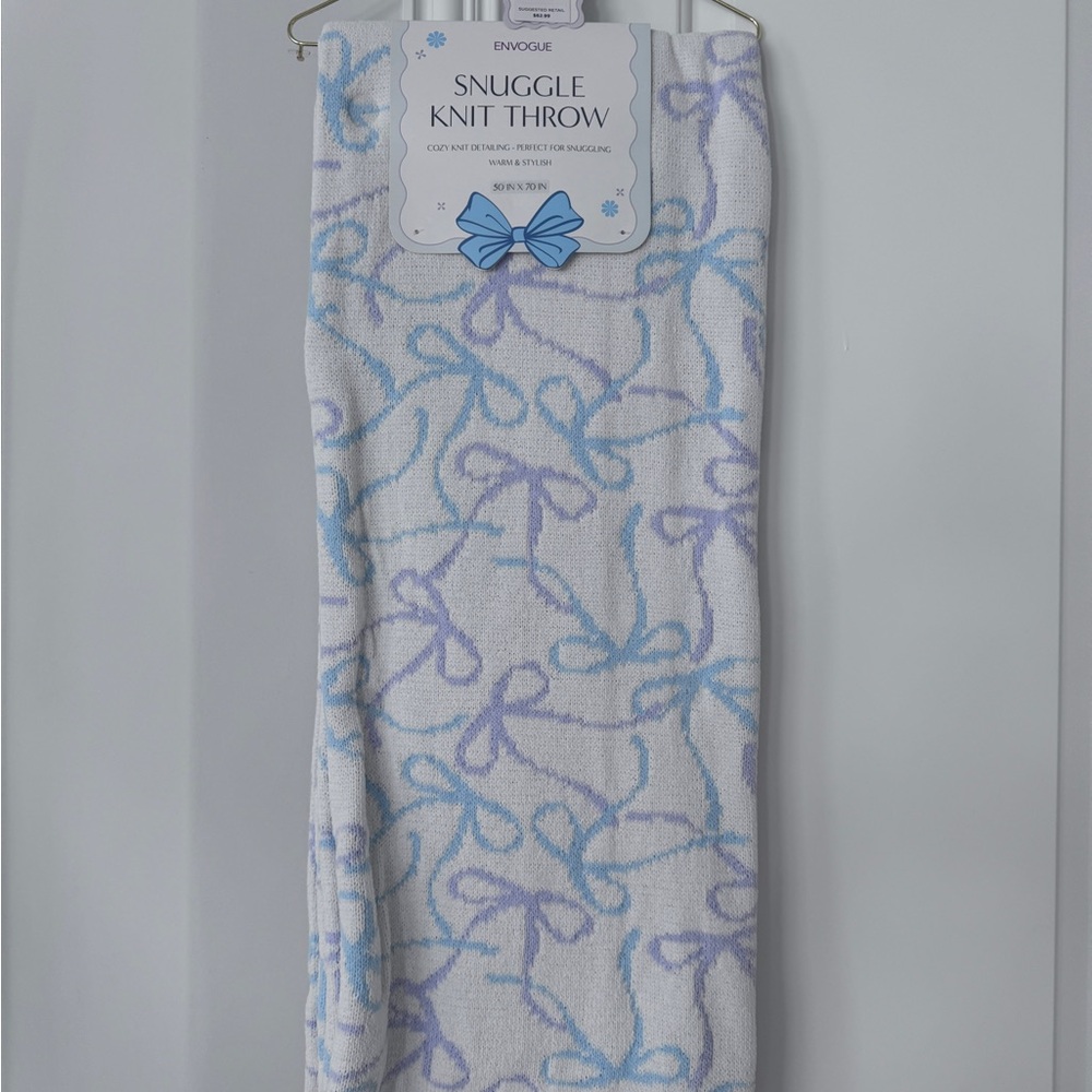 Envogue Pastel Bow Knit Throw in White, Blue & Lavender